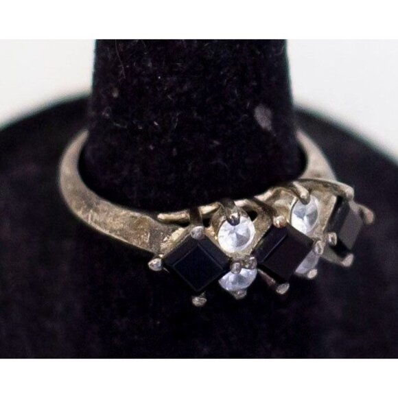 Size 7, Sterling Black & Colorless Rhinestones Sterling Silver Ring by LIND - A2 - Picture 2 of 4